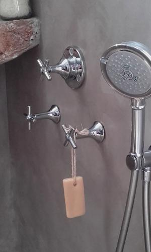 salle-de-bain-béton-ciré-marseille